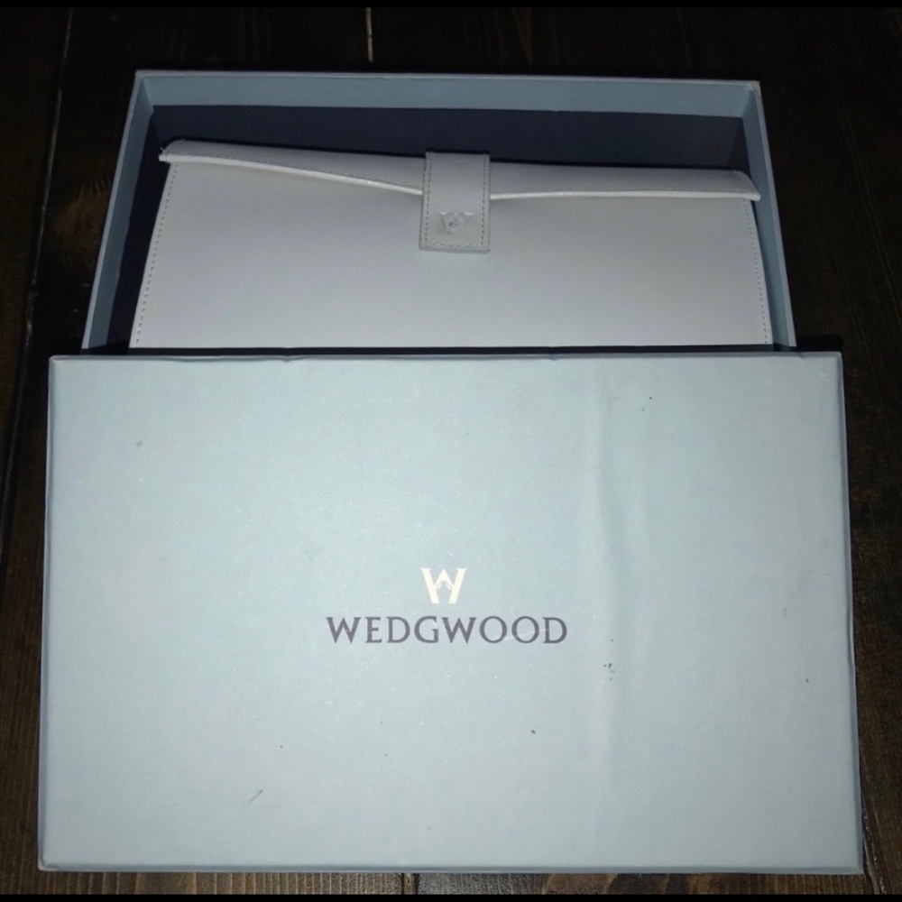 Wedgewood Wallet